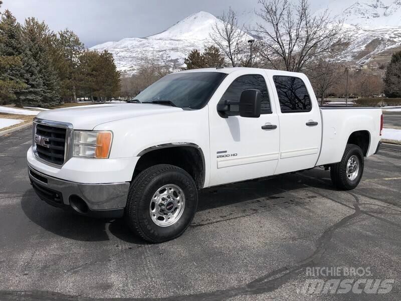 GMC 2500HD Vieglais kravas automobilis/izkraušana no sāniem