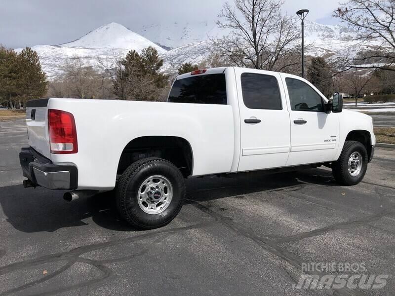 GMC 2500HD Vieglais kravas automobilis/izkraušana no sāniem