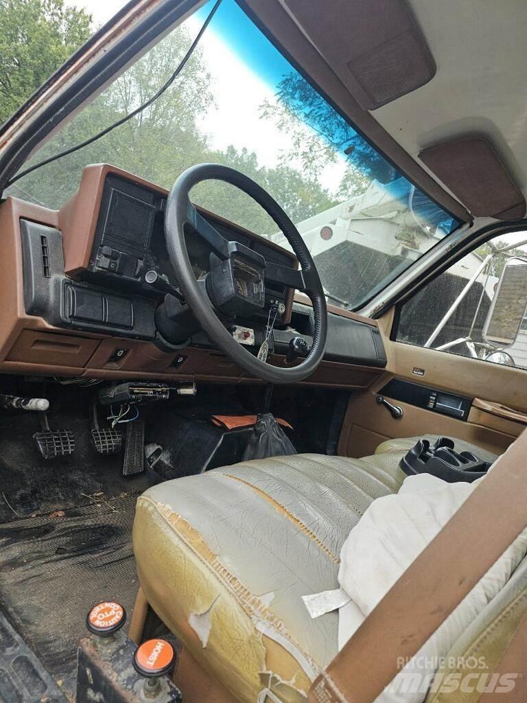 GMC C6000 Koka skaidu vedēji