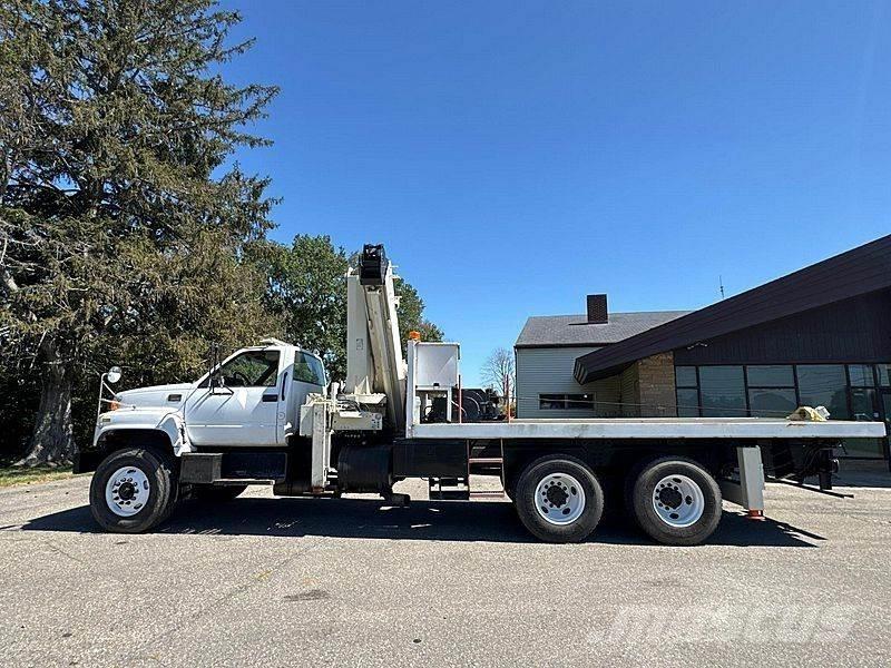 GMC C8500 Kokmateriālu krāni