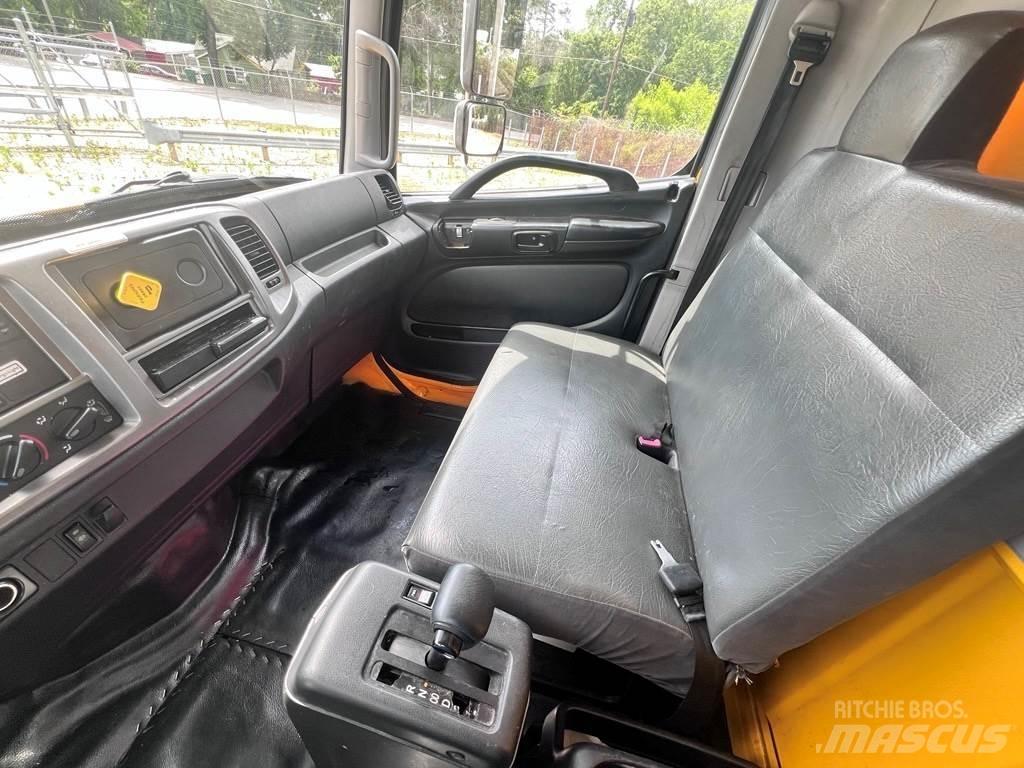 Hino 268A Furgons
