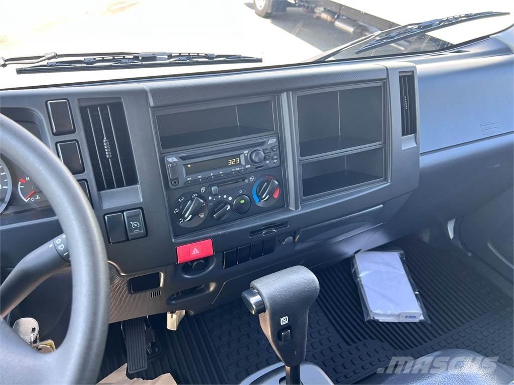 Isuzu NPR Vieglais kravas automobilis/izkraušana no sāniem