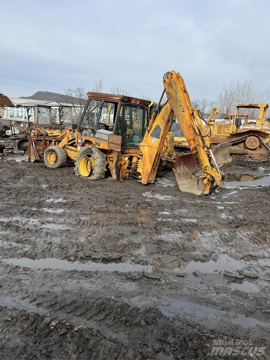 JCB 3CX Ekskavatori-iekrāvēji