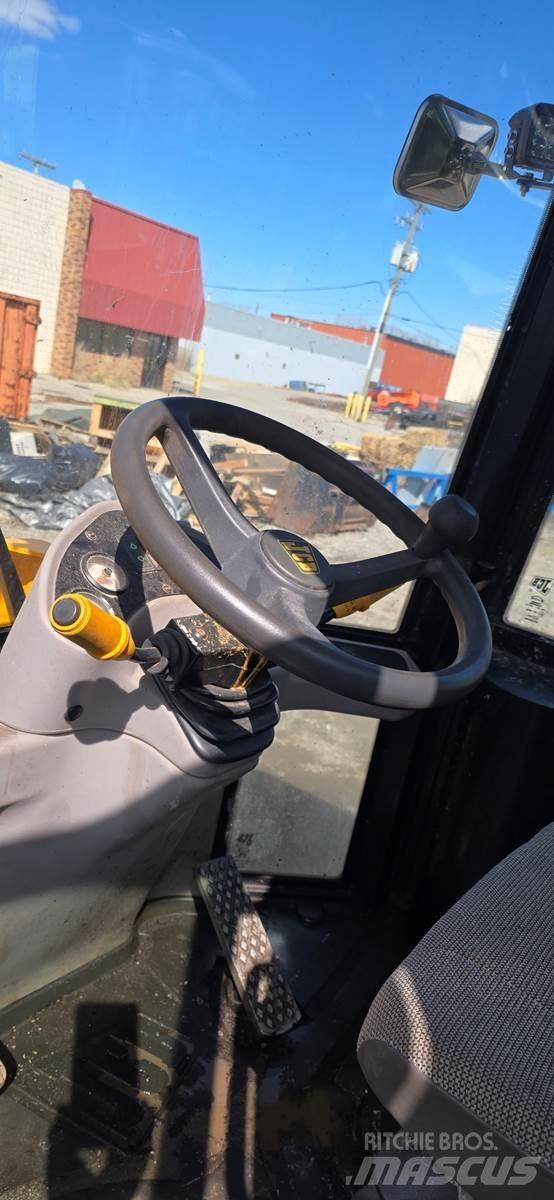 JCB 407 Iekrāvēji uz riteņiem