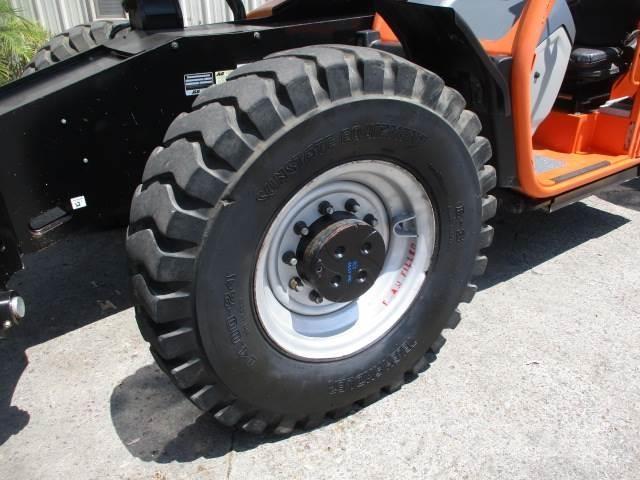 JLG 1055 Teleskopiskie manipulatori