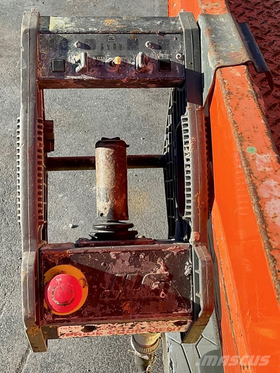 JLG 2632ES Šķerveida pacēlāji