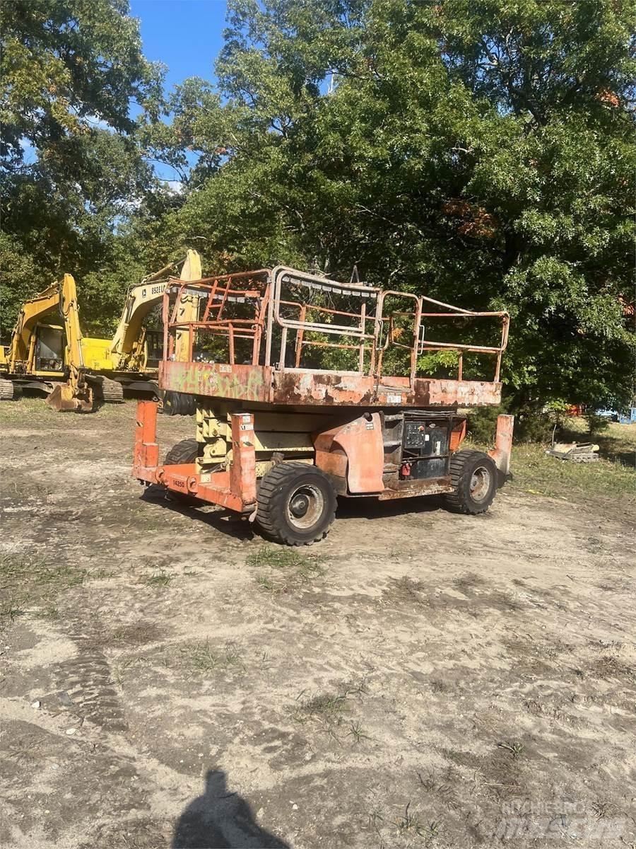 JLG 3394RT Šķerveida pacēlāji
