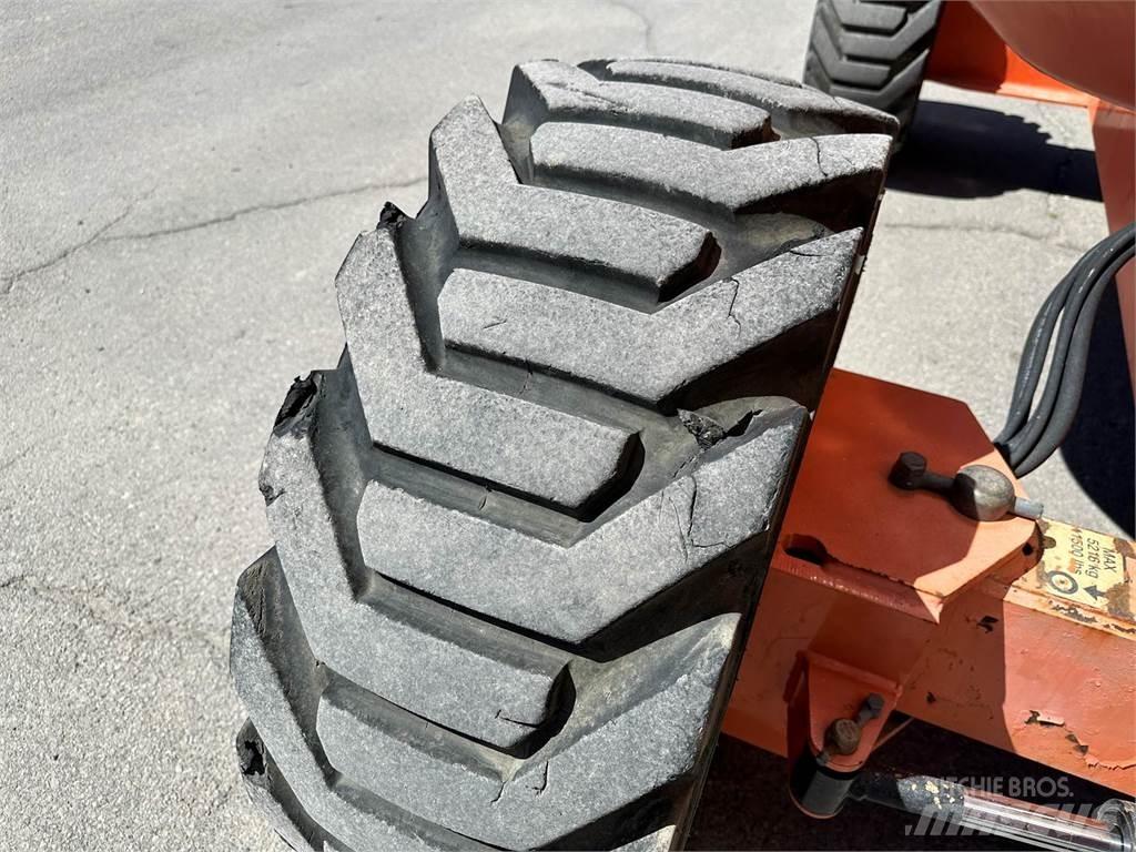 JLG 600AJ Teleskopiskie pacēlāji