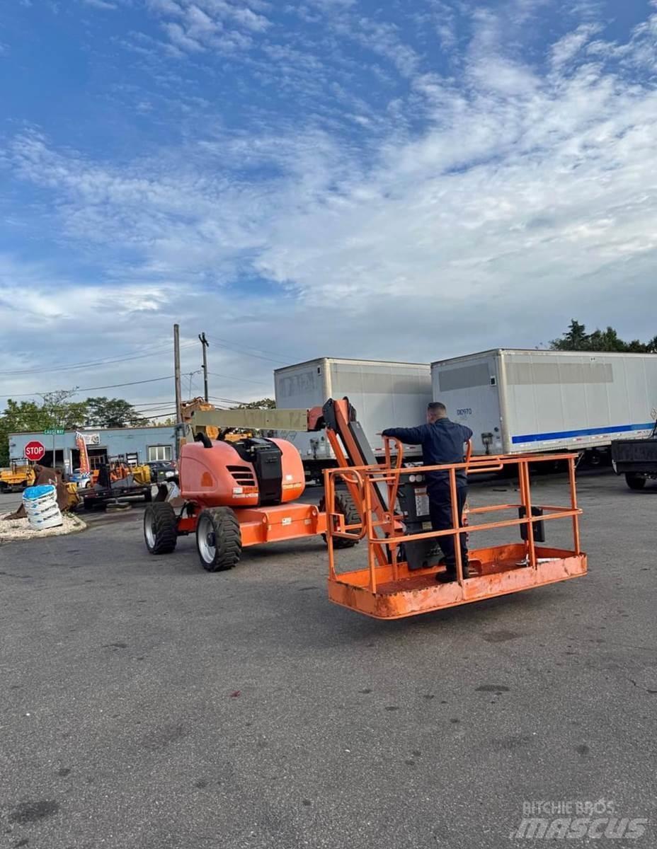 JLG 600AJ Citi pacēlāji un platformas