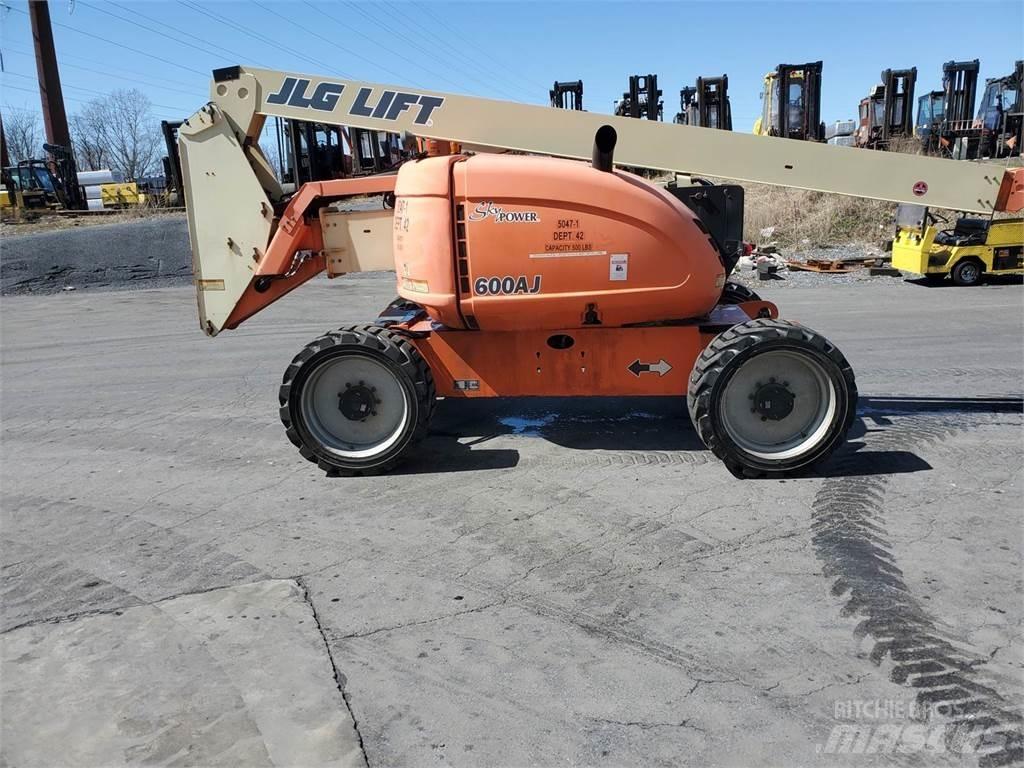 JLG 600AJ Strēles pacēlāji