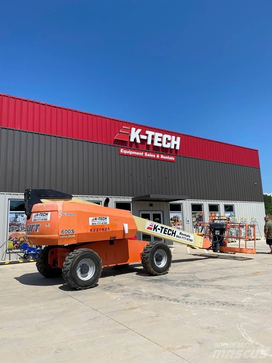 JLG 600S Teleskopiskie pacēlāji