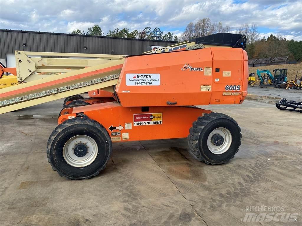 JLG 600S Teleskopiskie pacēlāji
