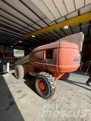 JLG 600S Teleskopiskie pacēlāji