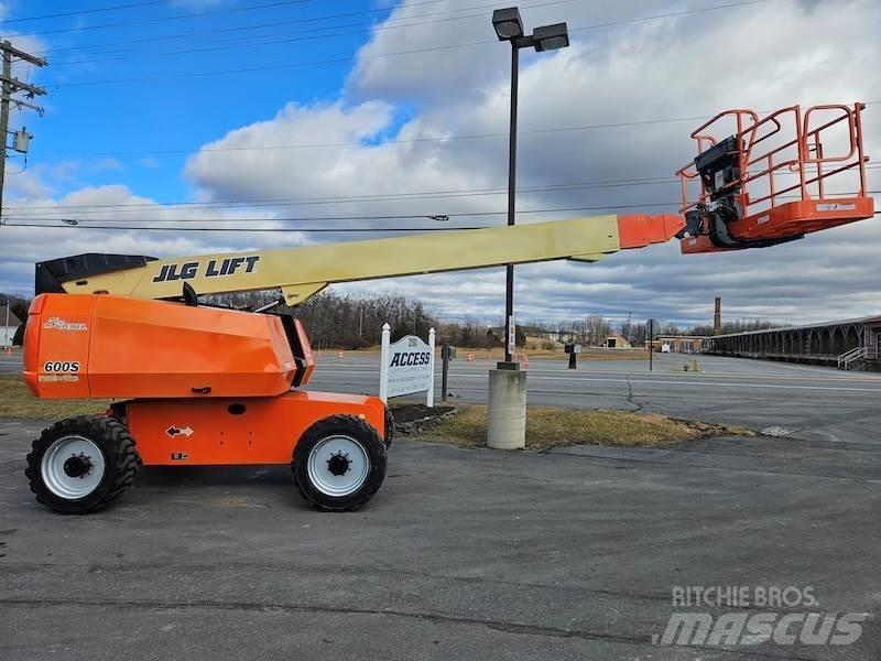 JLG 600S Teleskopiskie pacēlāji
