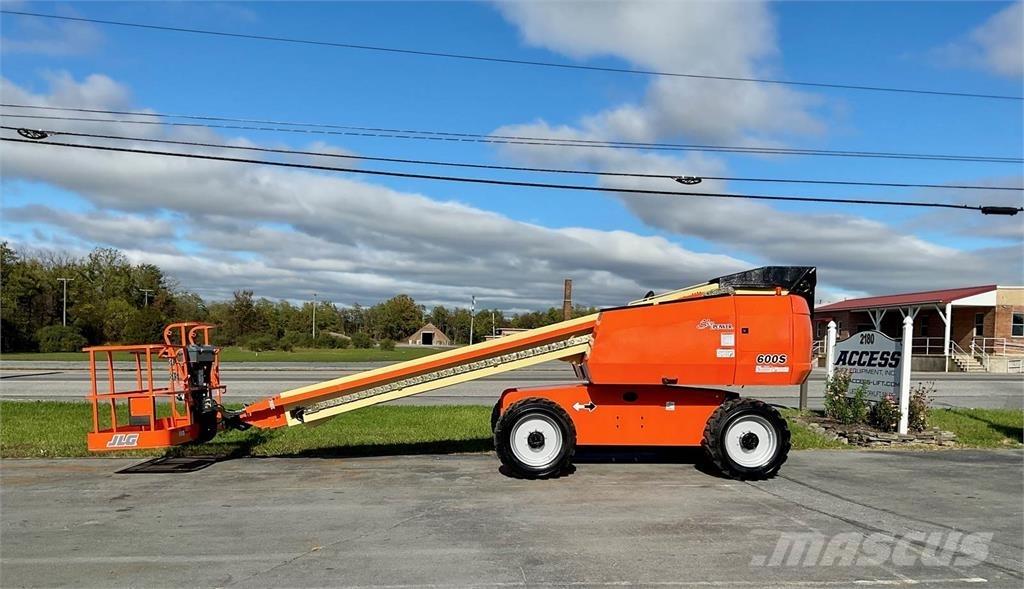 JLG 600S Citi pacēlāji un platformas