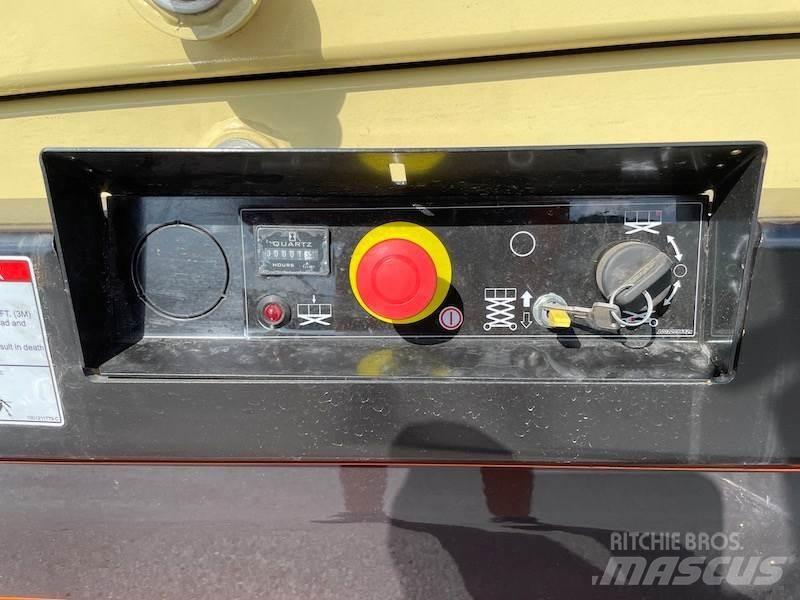 JLG R4045 Šķerveida pacēlāji