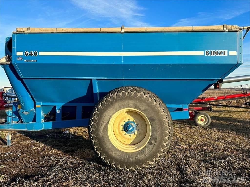 Kinze 640 Graudu pārkraušanas piekabes