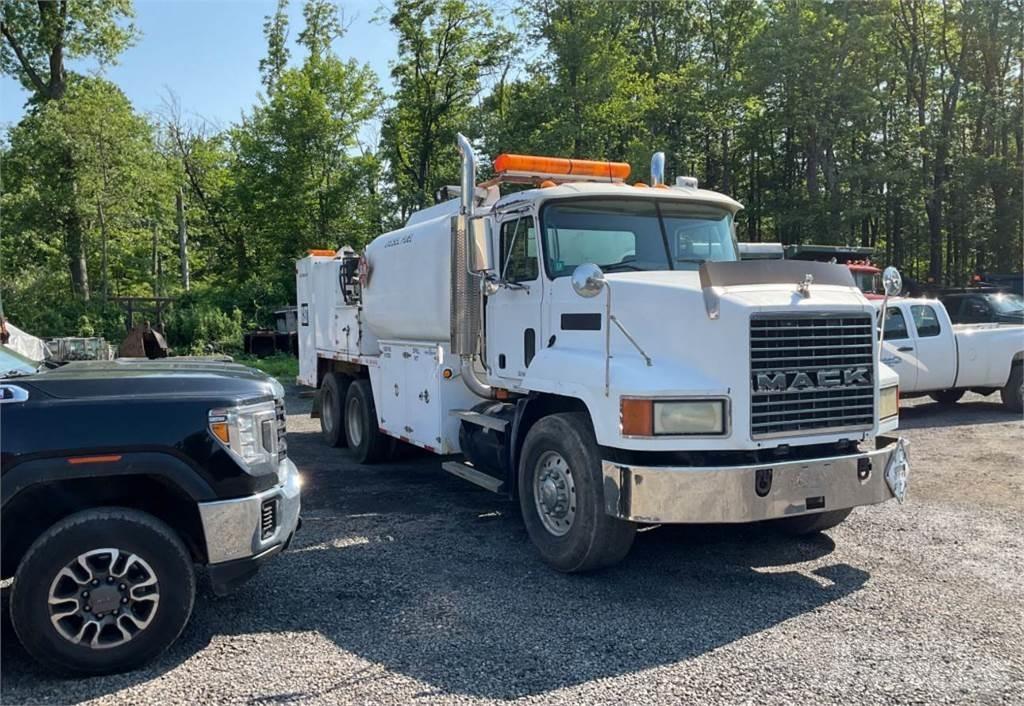 Mack CH613 Autocisterna