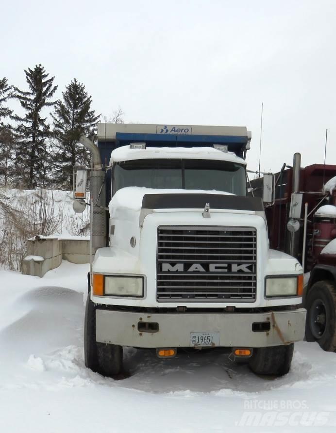 Mack CL613 Pašizgāzējs