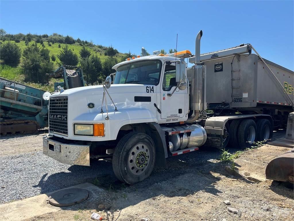 Mack CL733 Citi