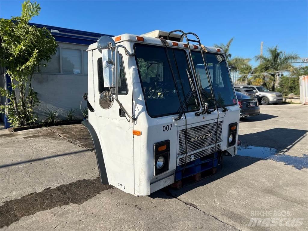 Mack LE613 Transports- Citi