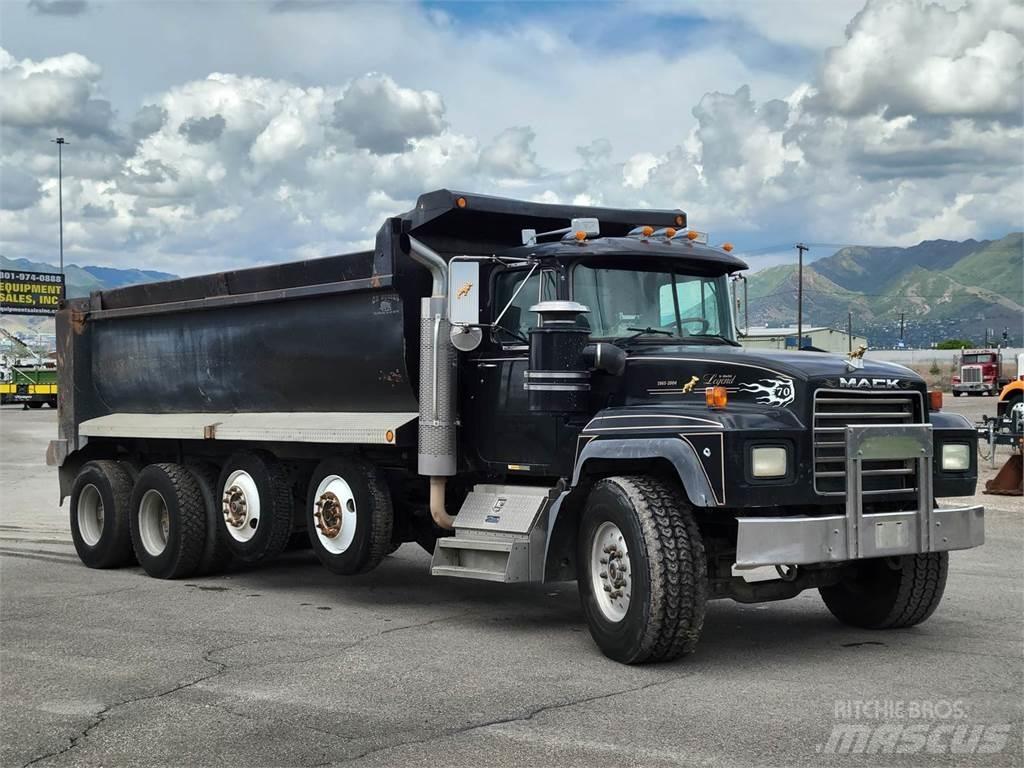 Mack RD690 Pašizgāzējs