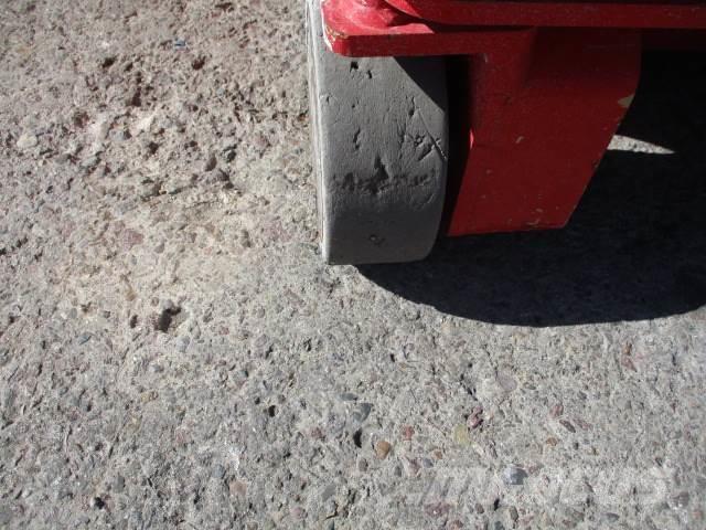 MEC 1330SE Šķerveida pacēlāji