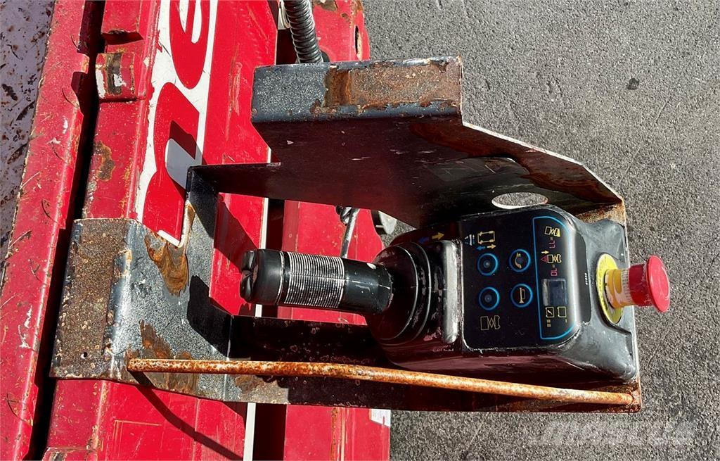 MEC 1930SE Šķerveida pacēlāji