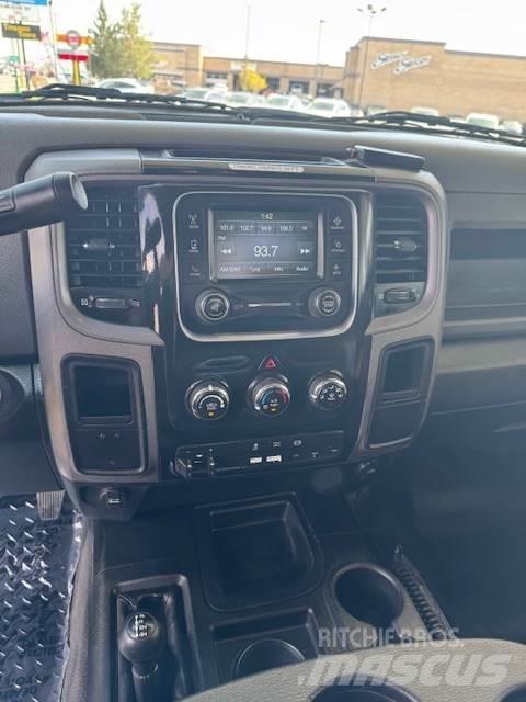 RAM 5500 Pacēlāji uz automašīnas bāzes