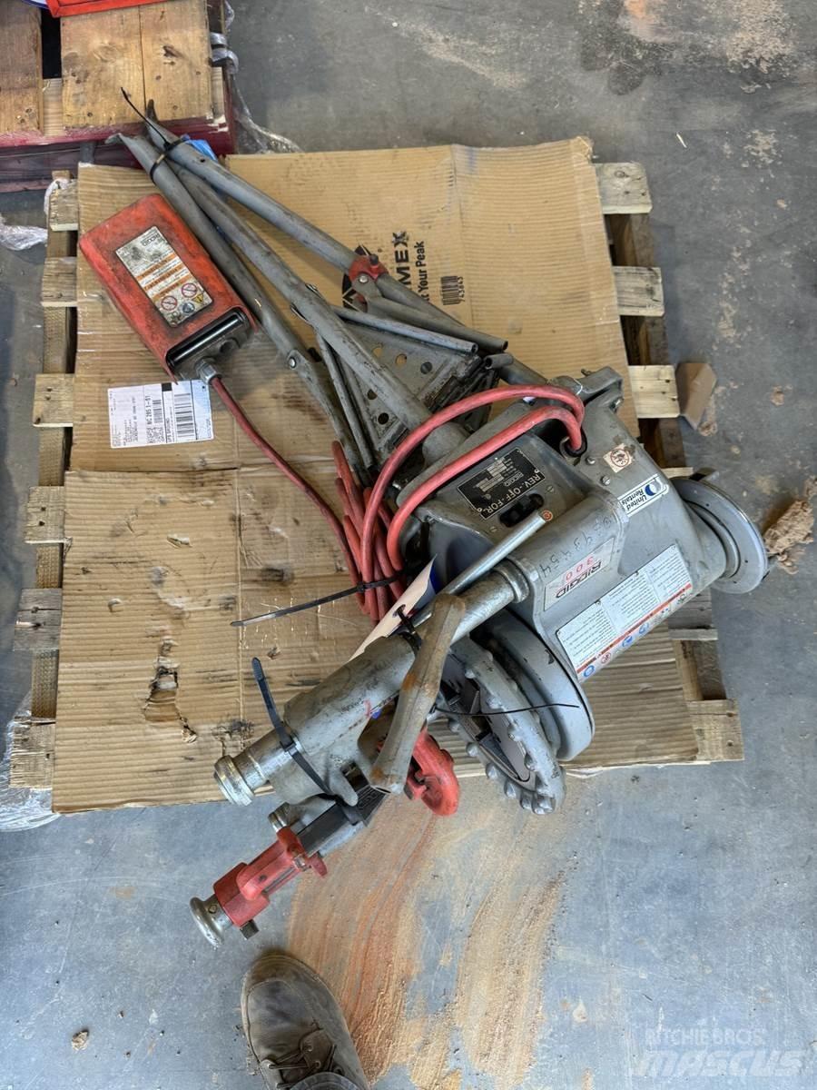  Ridgid 300 Cauruļu liekšanas mašīnas