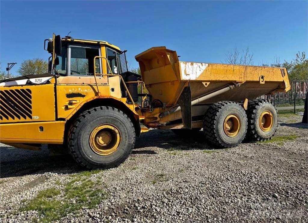 Volvo A25E Artikulētie pašizgāzēji