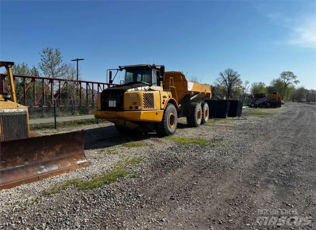 Volvo A25E Artikulētie pašizgāzēji