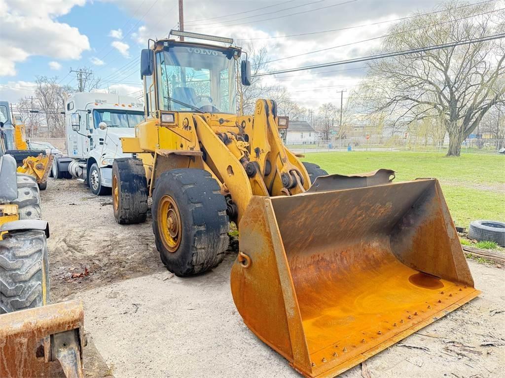 Volvo L90D Iekrāvēji uz riteņiem