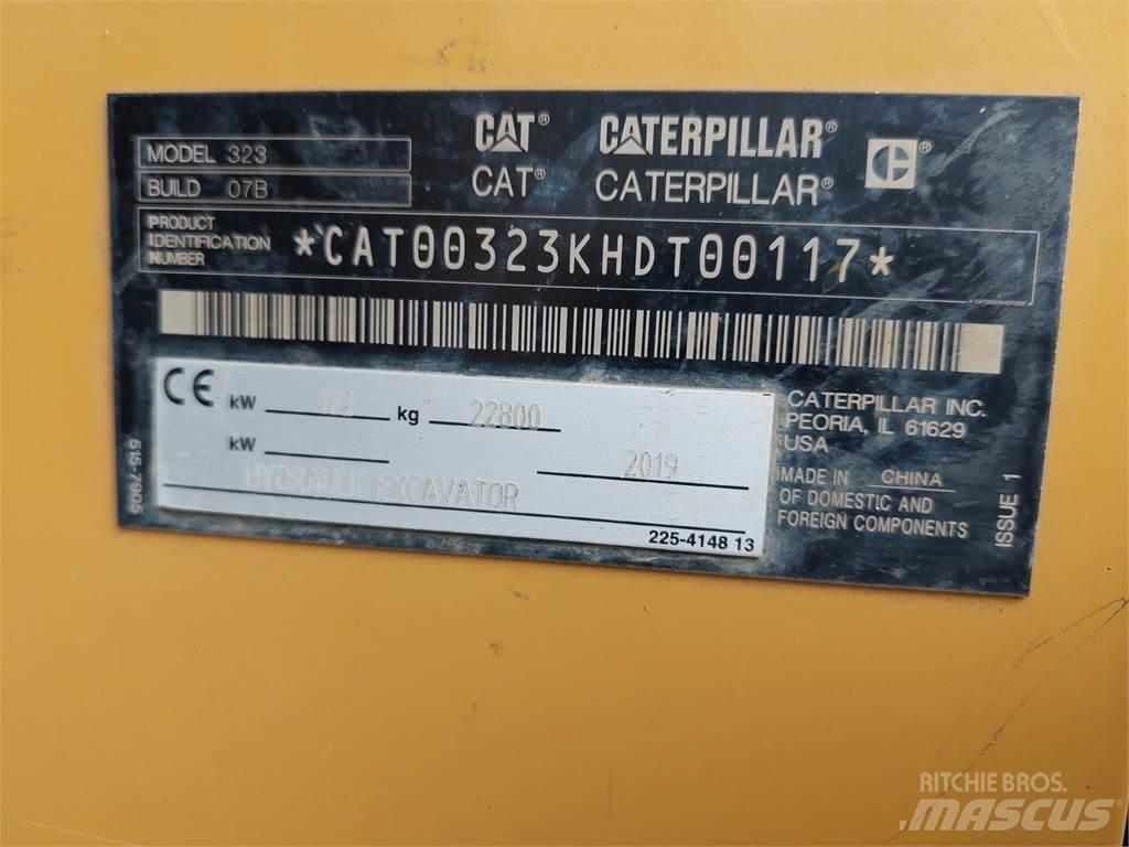 CAT 323 Kāpurķēžu ekskavatori