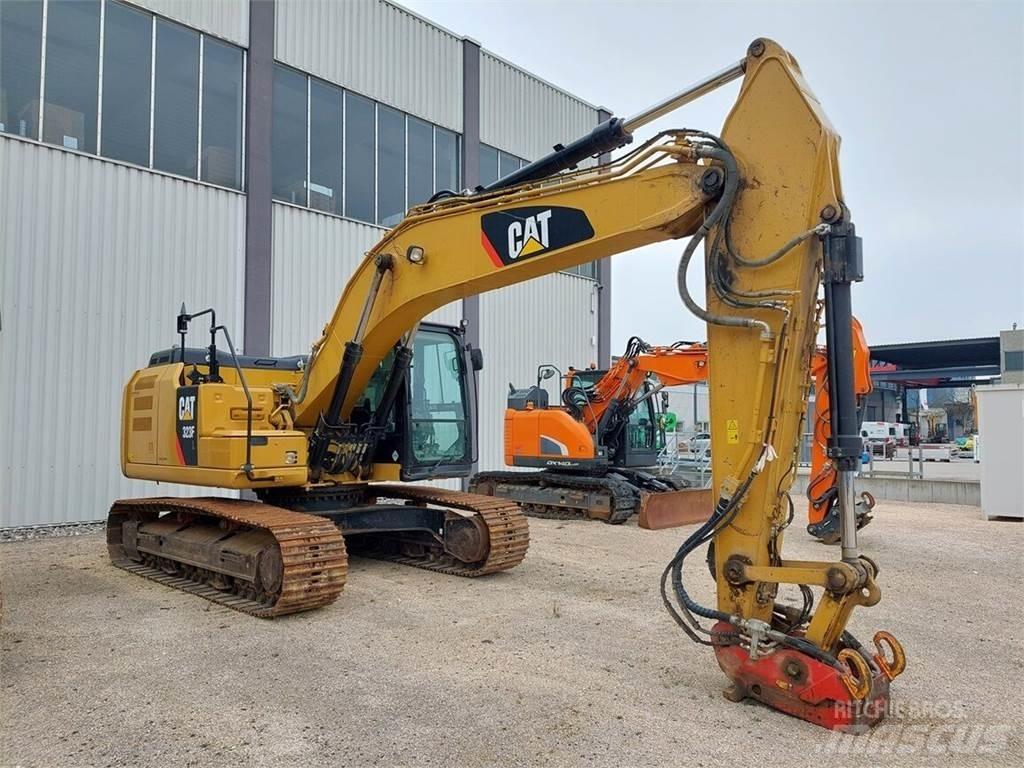 CAT 323F Kāpurķēžu ekskavatori