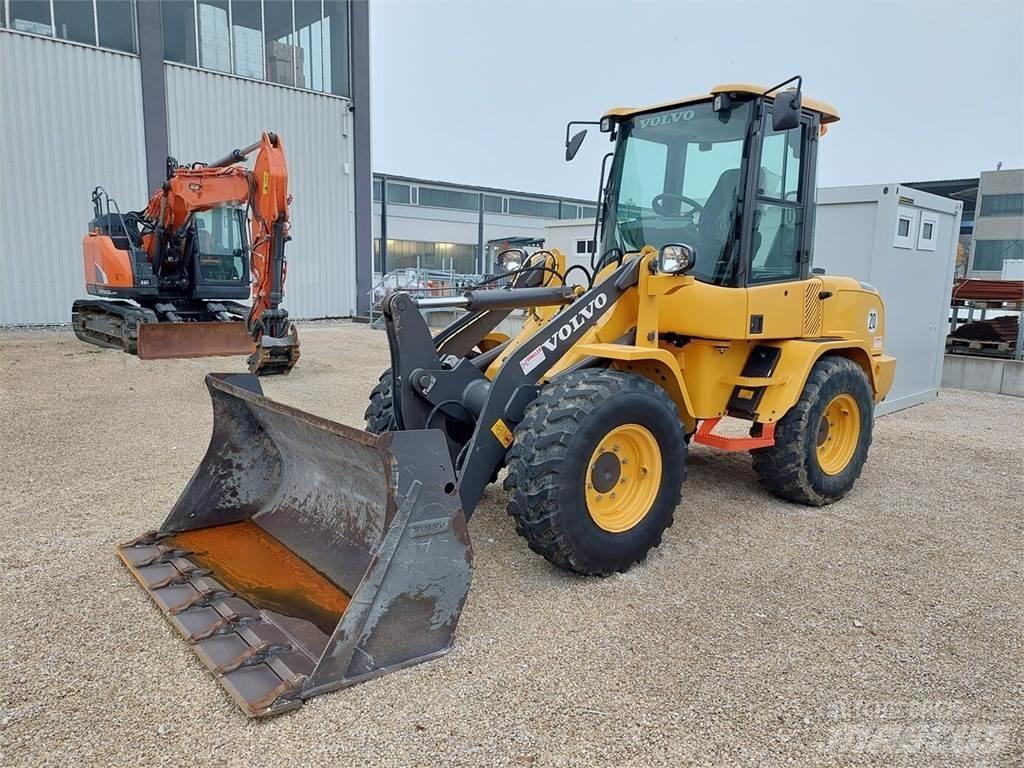 Volvo L30G Iekrāvēji uz riteņiem