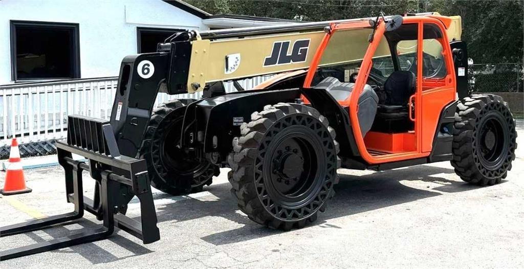 JLG 642 Teleskopiskie manipulatori