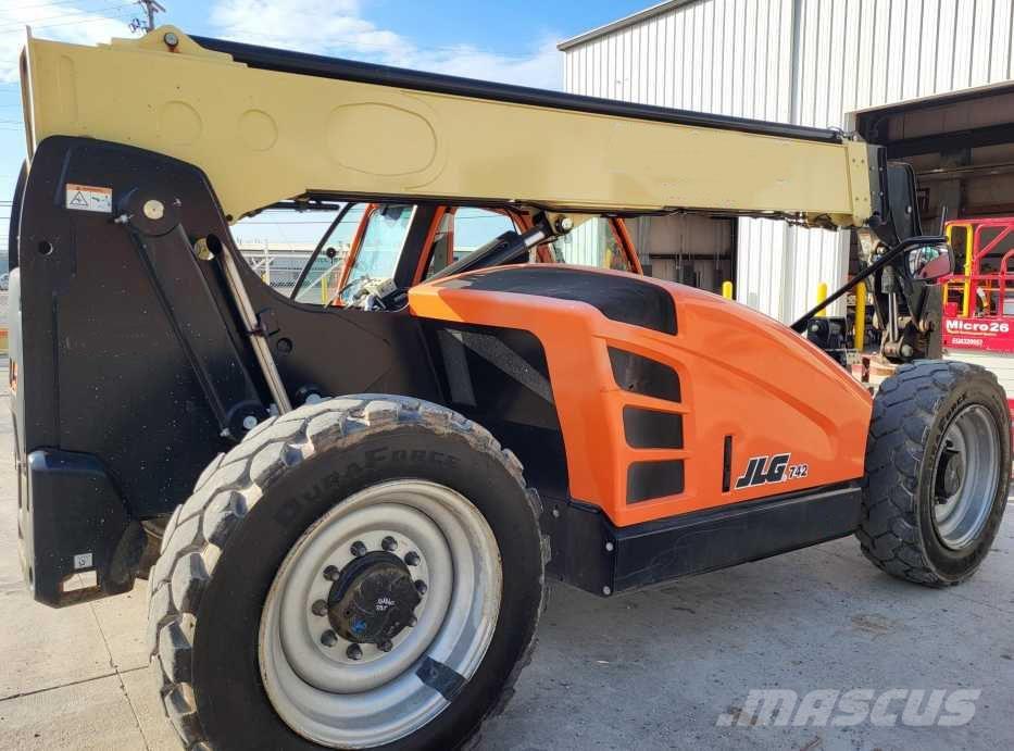JLG 742 Teleskopiskie manipulatori