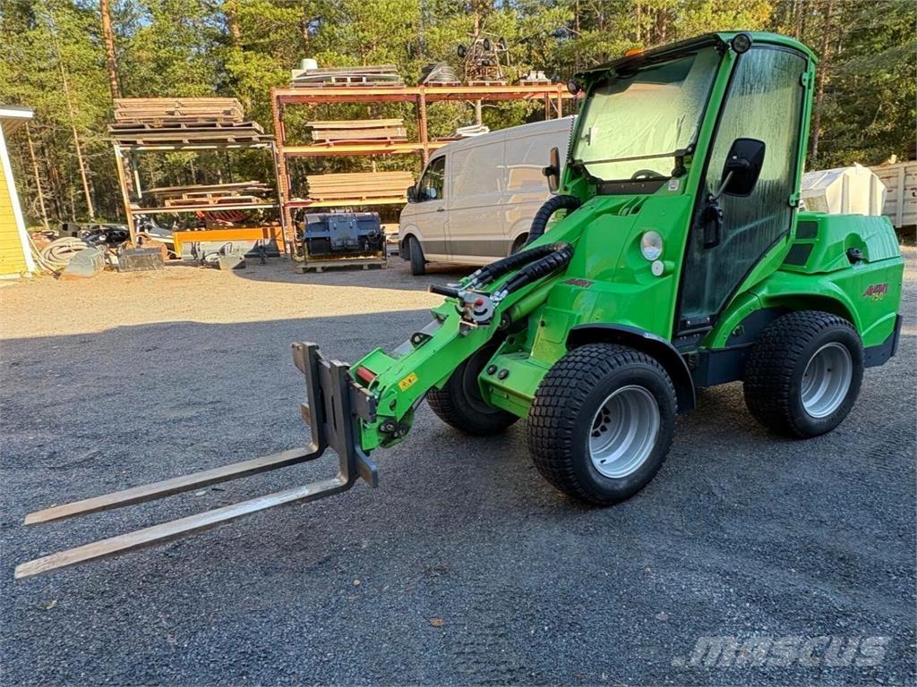 Avant 750 Mini iekrāvēji