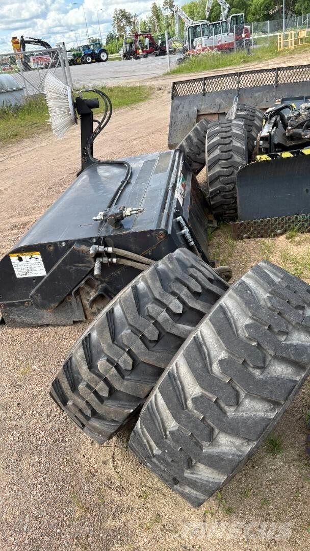 Bobcat S650 Lietoti riteņu kompaktiekrāvēji