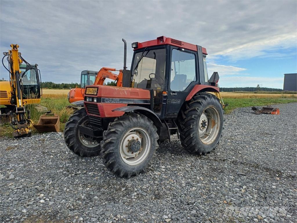 Case IH 685XL Traktori