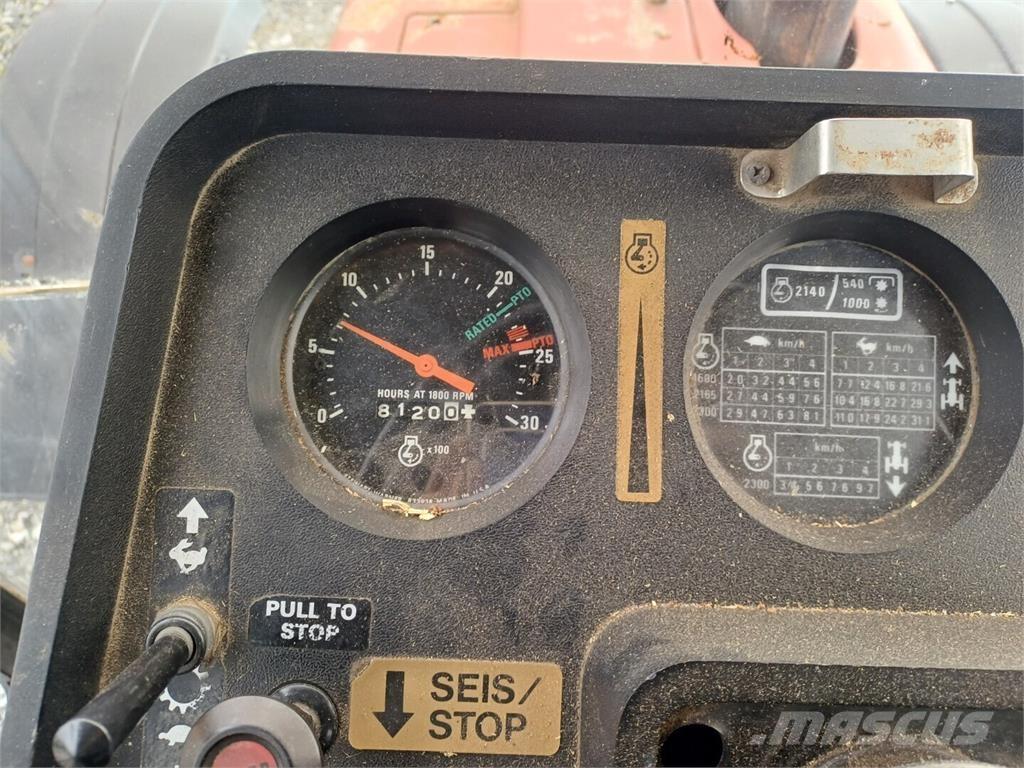 Case IH 685XL Traktori