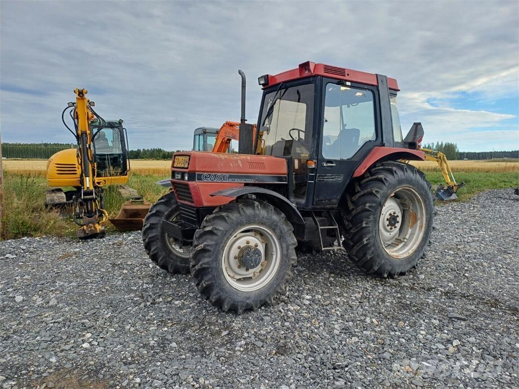 Case IH 685XL Traktori