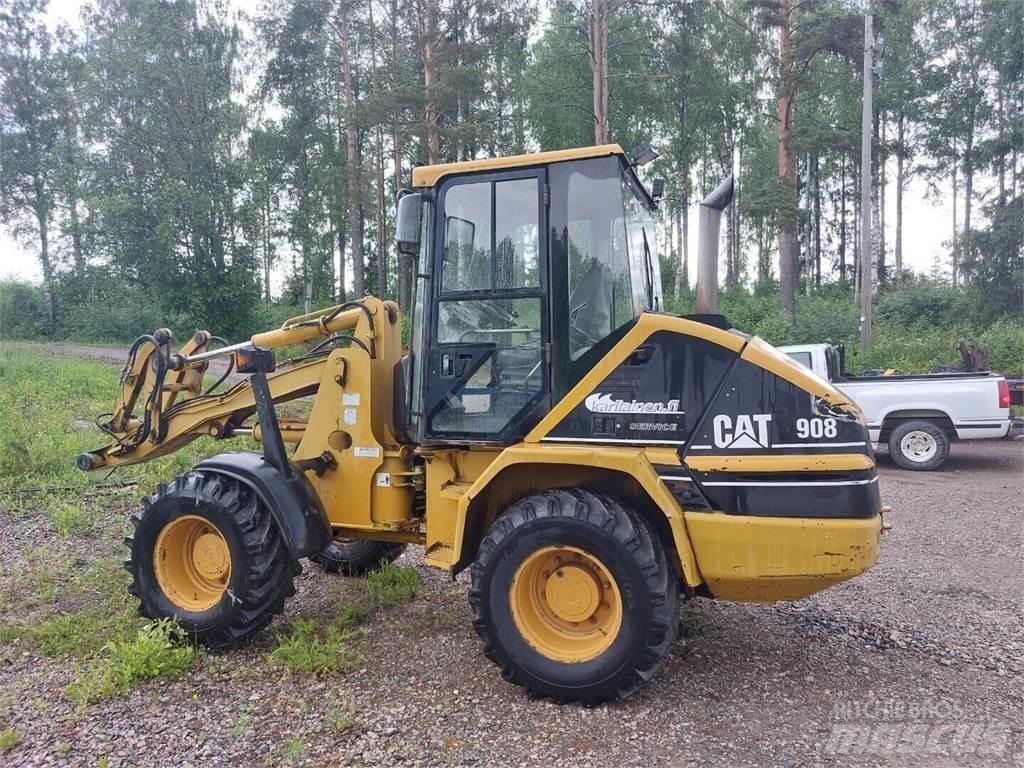 CAT 908 Iekrāvēji uz riteņiem