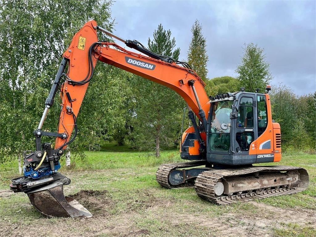 Doosan DX140LC Kāpurķēžu ekskavatori