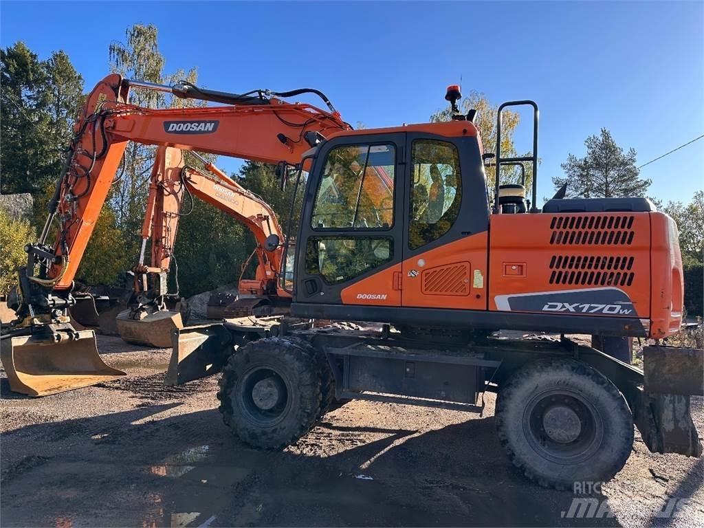 Doosan DX170W-5 Ekskavatori uz riteņiem