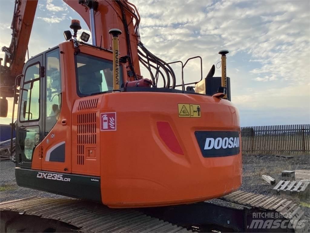 Doosan DX235 LCR Kāpurķēžu ekskavatori
