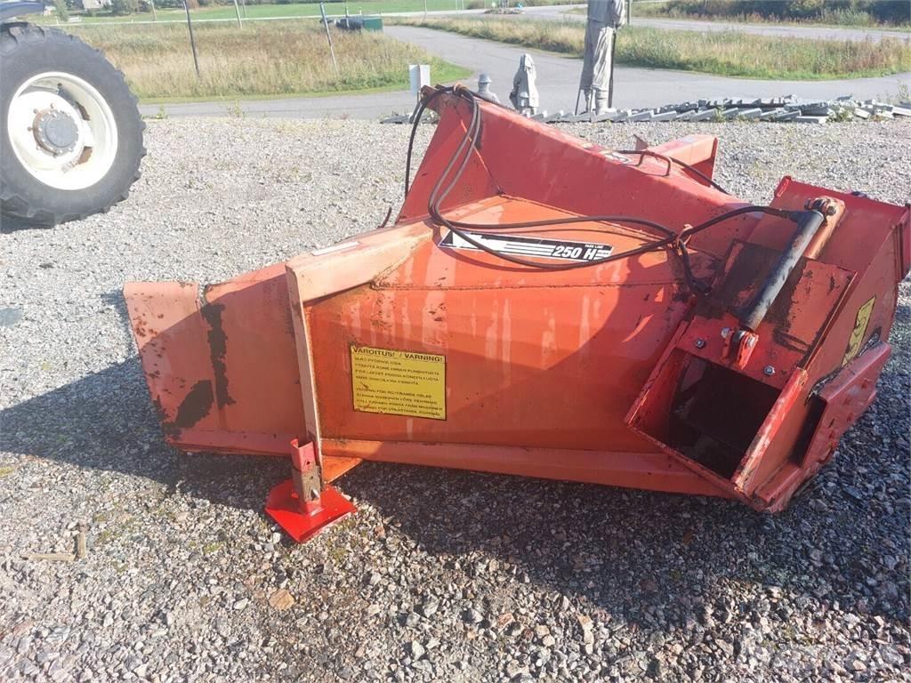 Esko 251 Cita ceļu uzturēšanas un sniega novākšanas tehnika