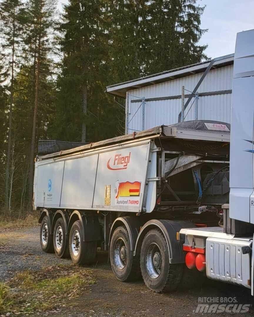 Fliegl ASS372 Piekabes pašizgāzēji