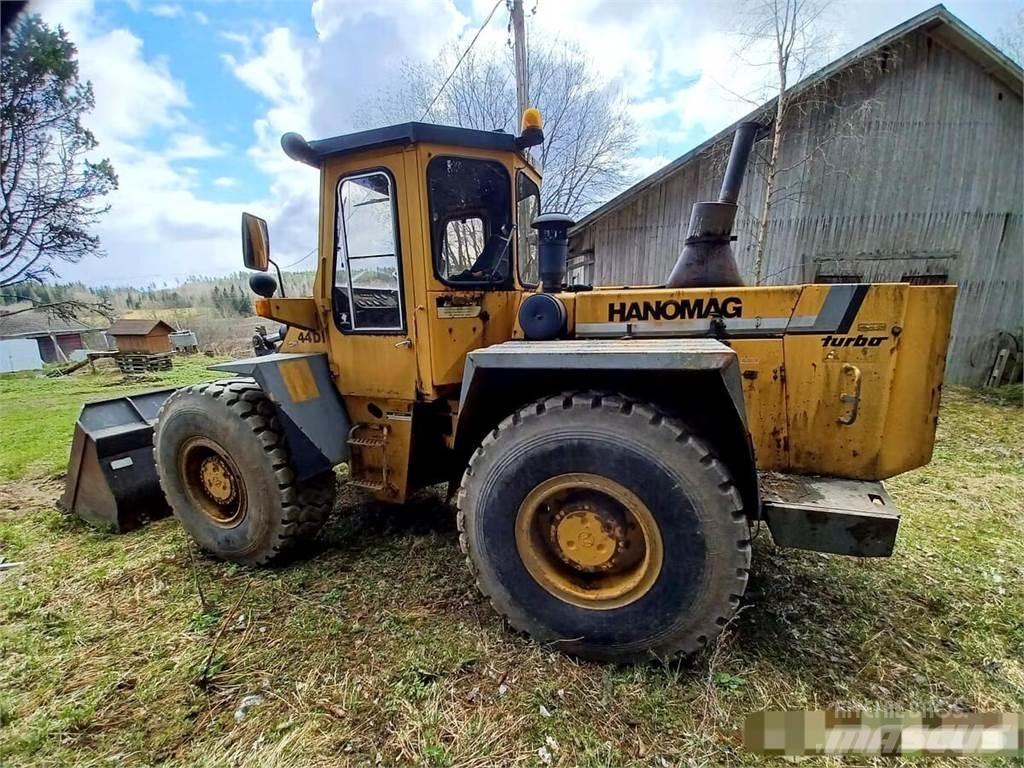Hanomag 44D Iekrāvēji uz riteņiem